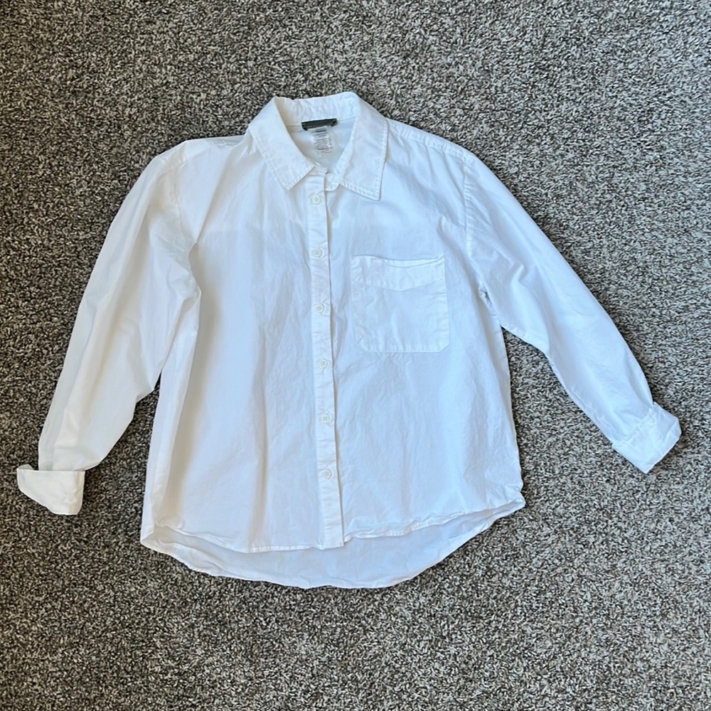Sans Souci Classic White Button Up - Size Medium